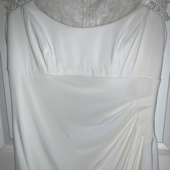 Knee length formal dress - Picture 5 of 7